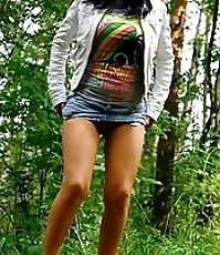 Bootylicious brunette takes a leak in public park